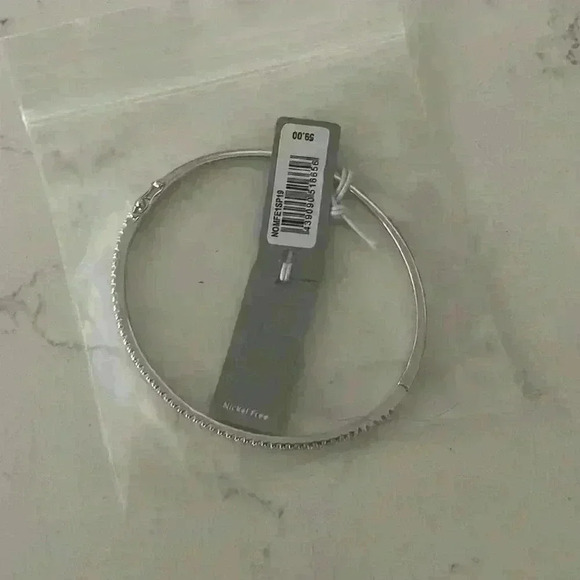 NWT Nordstrom Cubic Zirconia Bangle Bracelet - Picture 2 of 7